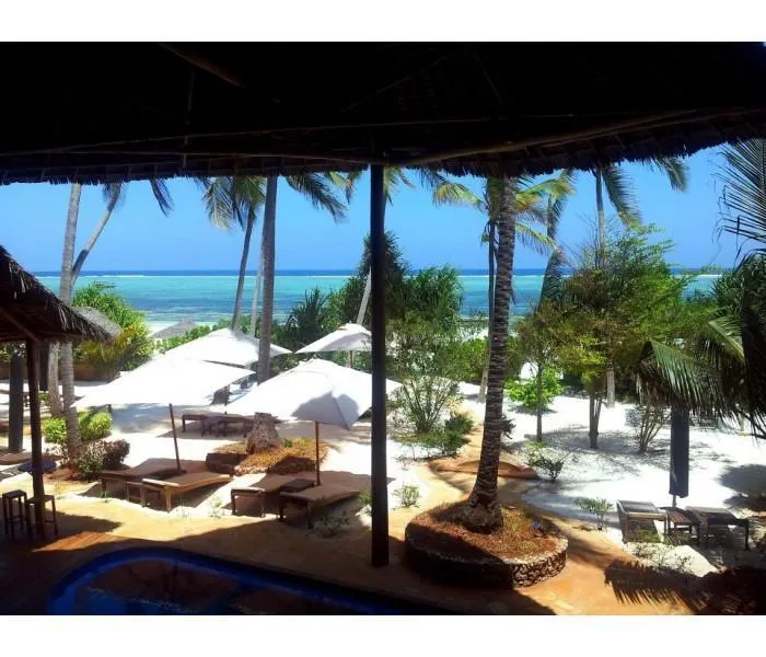 Azanzi  Beach Hotel