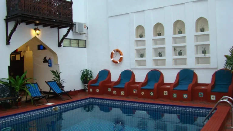 Dhow Palace Hotel