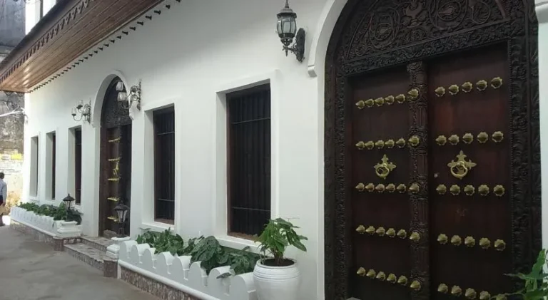 Tausi Hotel